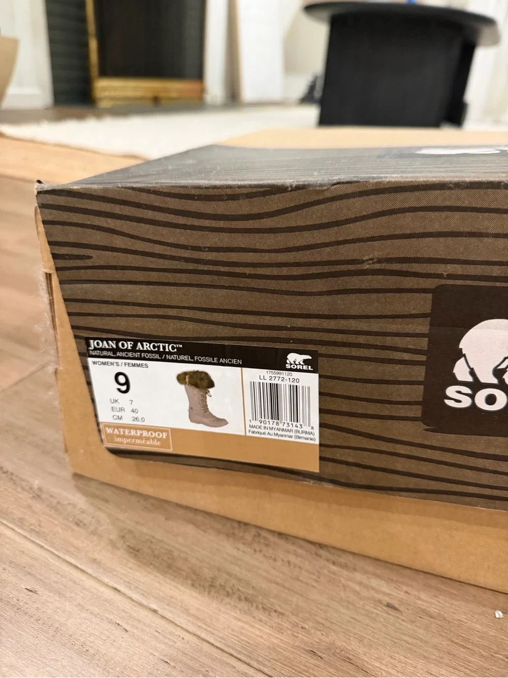Sorel Joan of Artic Women's White Fur-Trimmed Winter Boot (size 9)